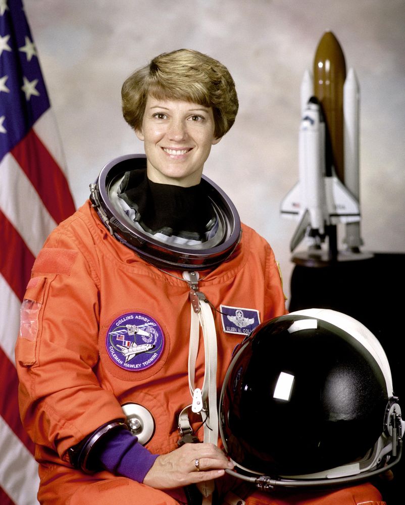 Identité visuelle d'une startup illustrée par une astronaute.